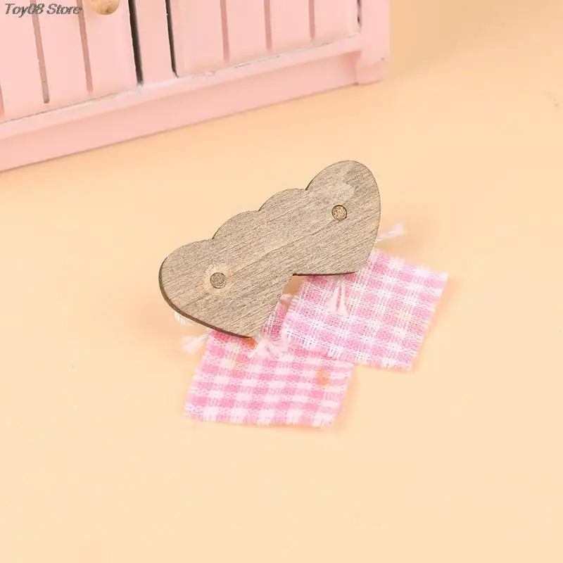 Рисунок 6 - миниатюрная вешалка для полотенец