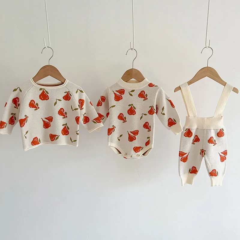 

Комплект одежды для маленьких девочек, одежда для брата и сестры, свитер, штаны, комбинезоны, трикотажная одежда с принтом на весну и осень, д...