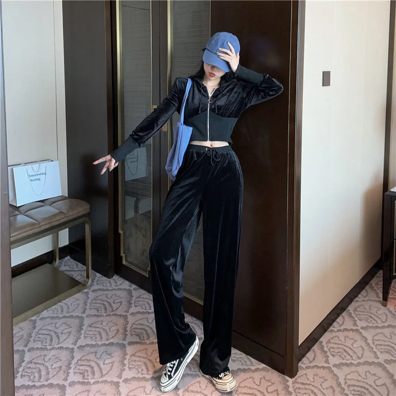 Спортивный костюм из двух предметов с капюшоном на молнии и корсетом |