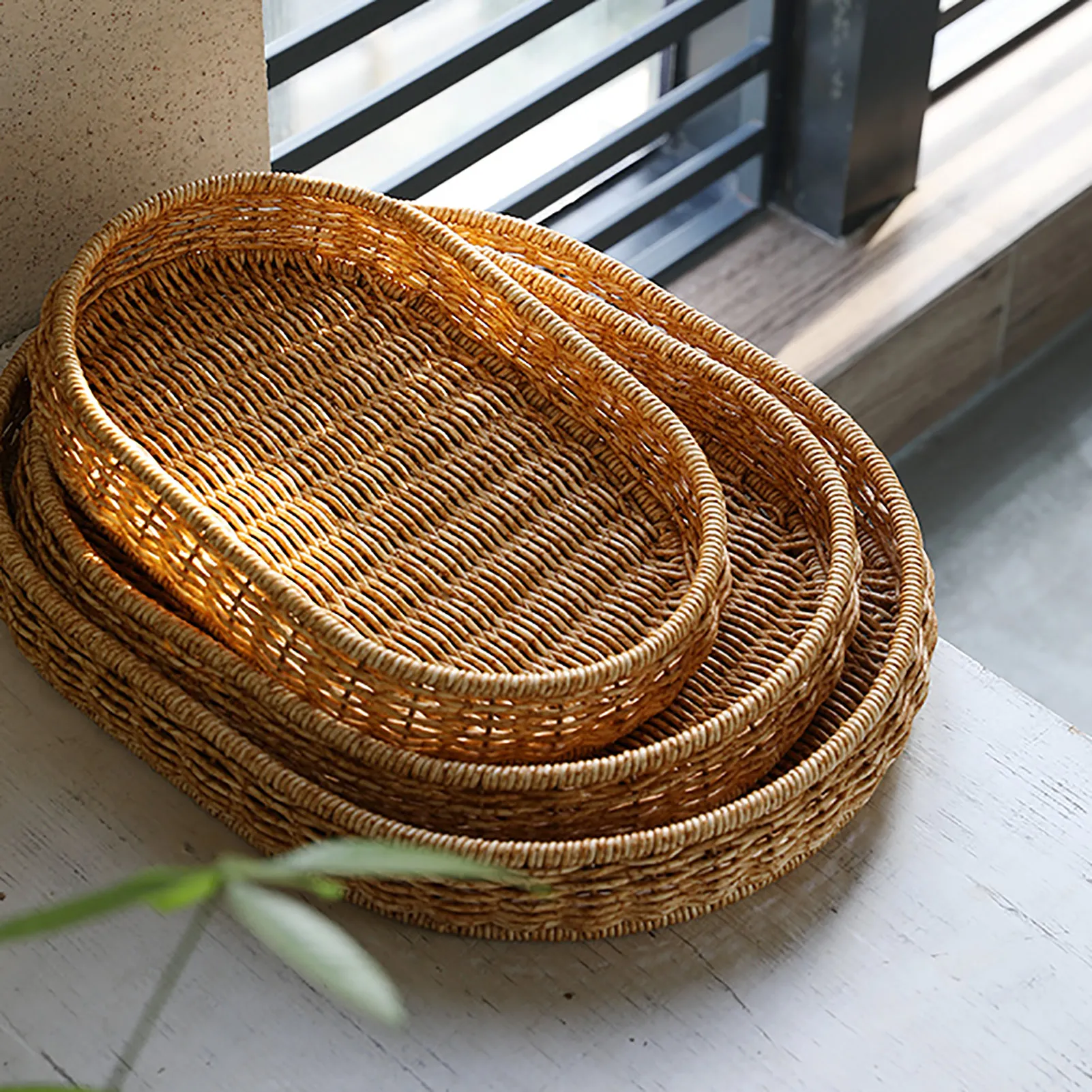 

Rattan Basket Trays Handwoven Serving Tray Oval Bread Tray Vintage Organizer Plate Wicker Basket Tray for Dessert Snack Candy