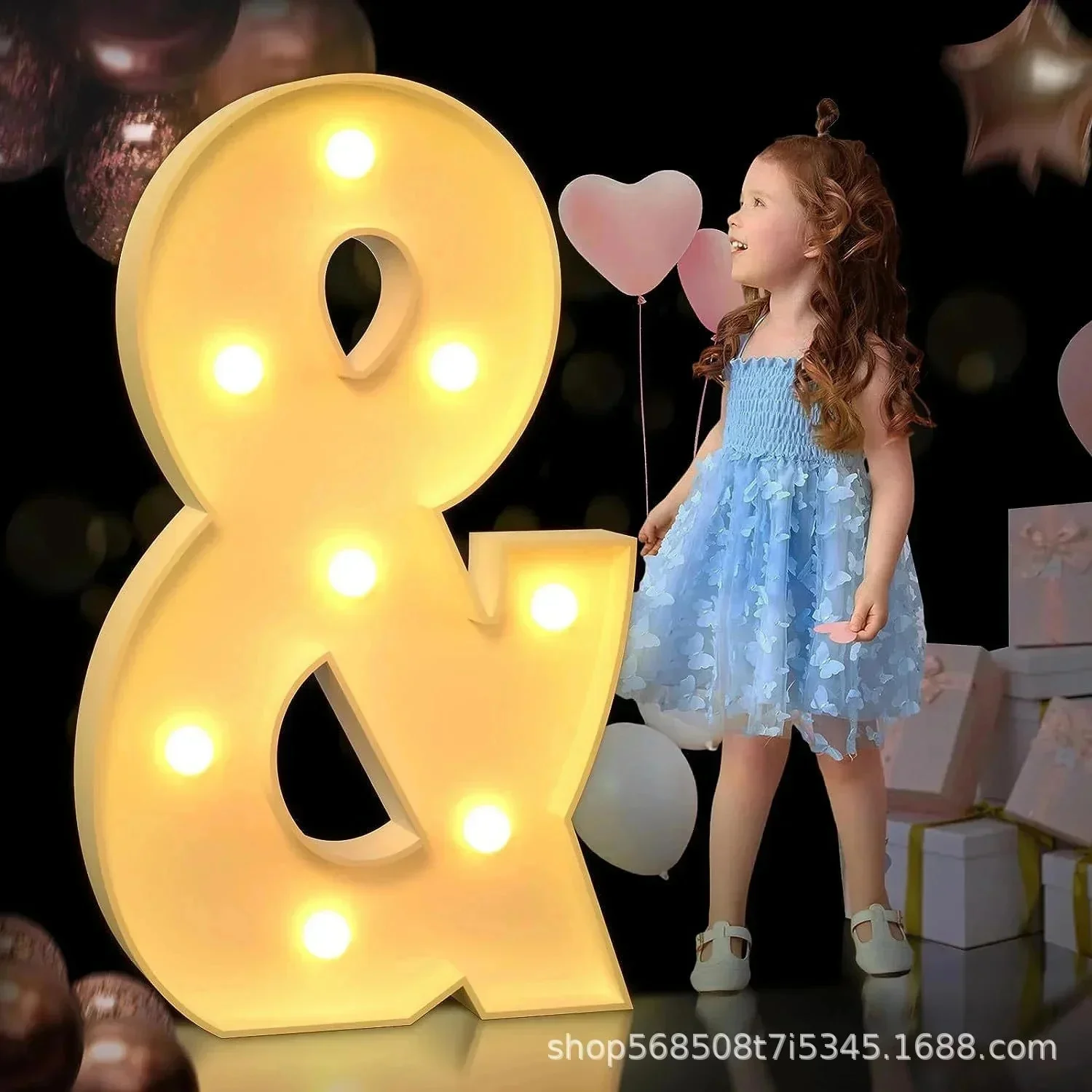 

Гигантская светодиодная буква 100 см для праздника