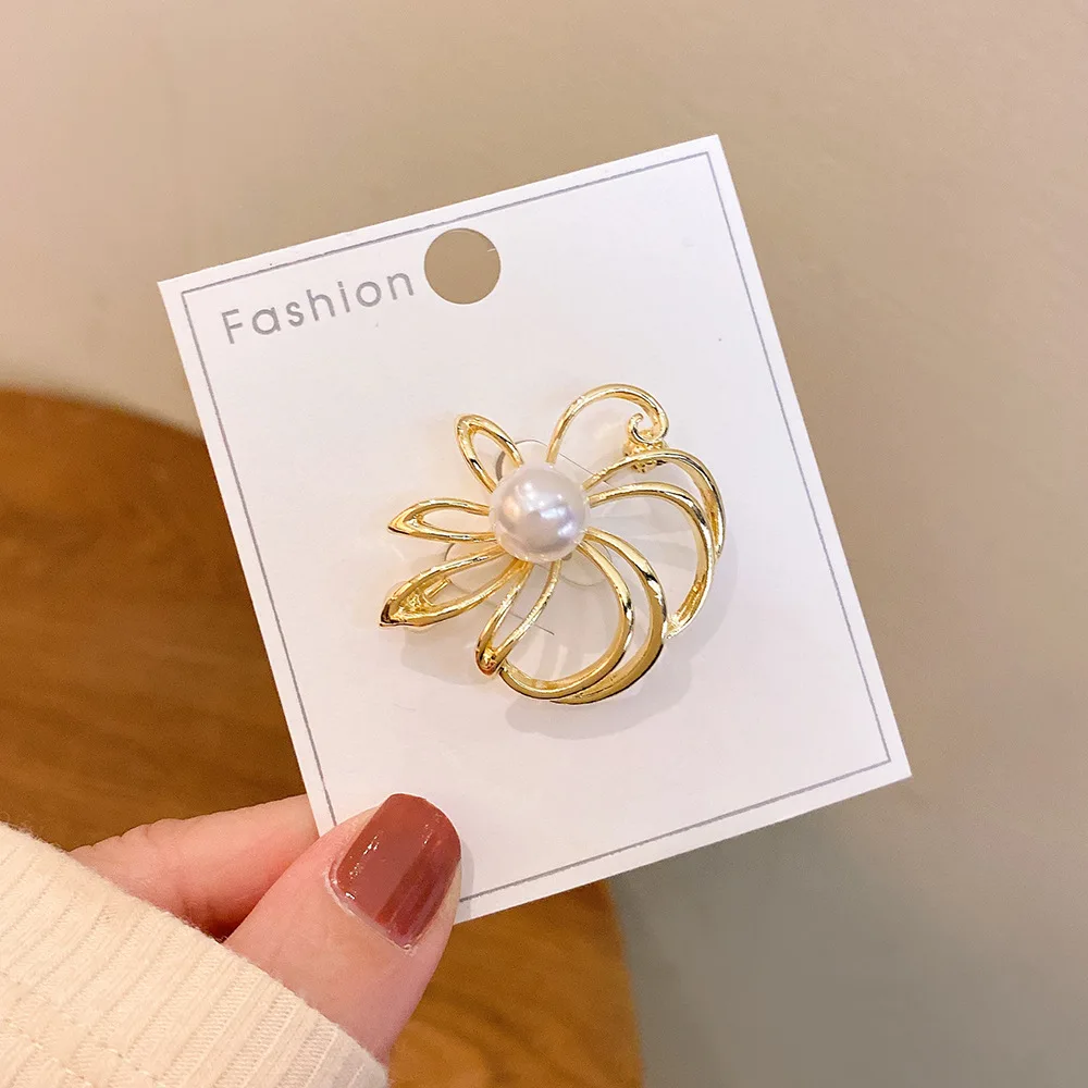 

Commuting OL Pearl Brooches for Women High-end Accessories Women's New Trendy Delicate Pin Corsage Brooch Fashion Jewelry