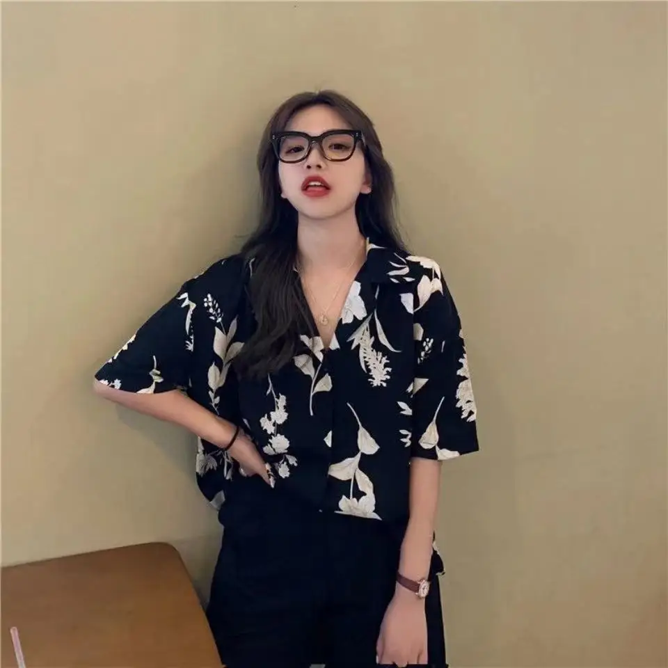 

3 Sizes All Match Fashion Causal Floral Vintage Basic Notched Short Sleeve Women College Wind Woman Top Shirts