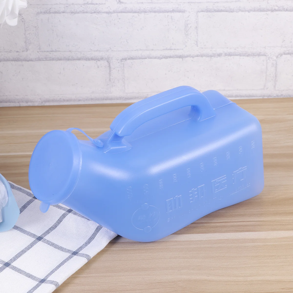 

2pcs 1000ml Camping Travel Car Toilet Urinal Pee Bottle (Blue)