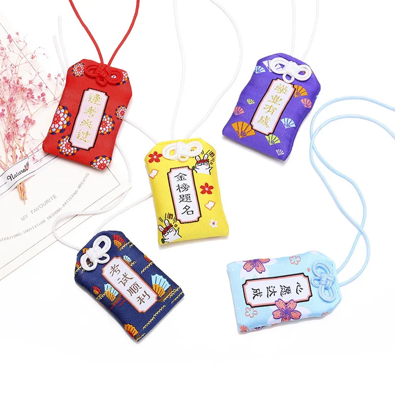 

Брелок Omamori женский с надписью «Good Luck», милая цепочка с милым мультяшным рисунком, квадратный учебный держатель для ключей, для сумок, подвес...