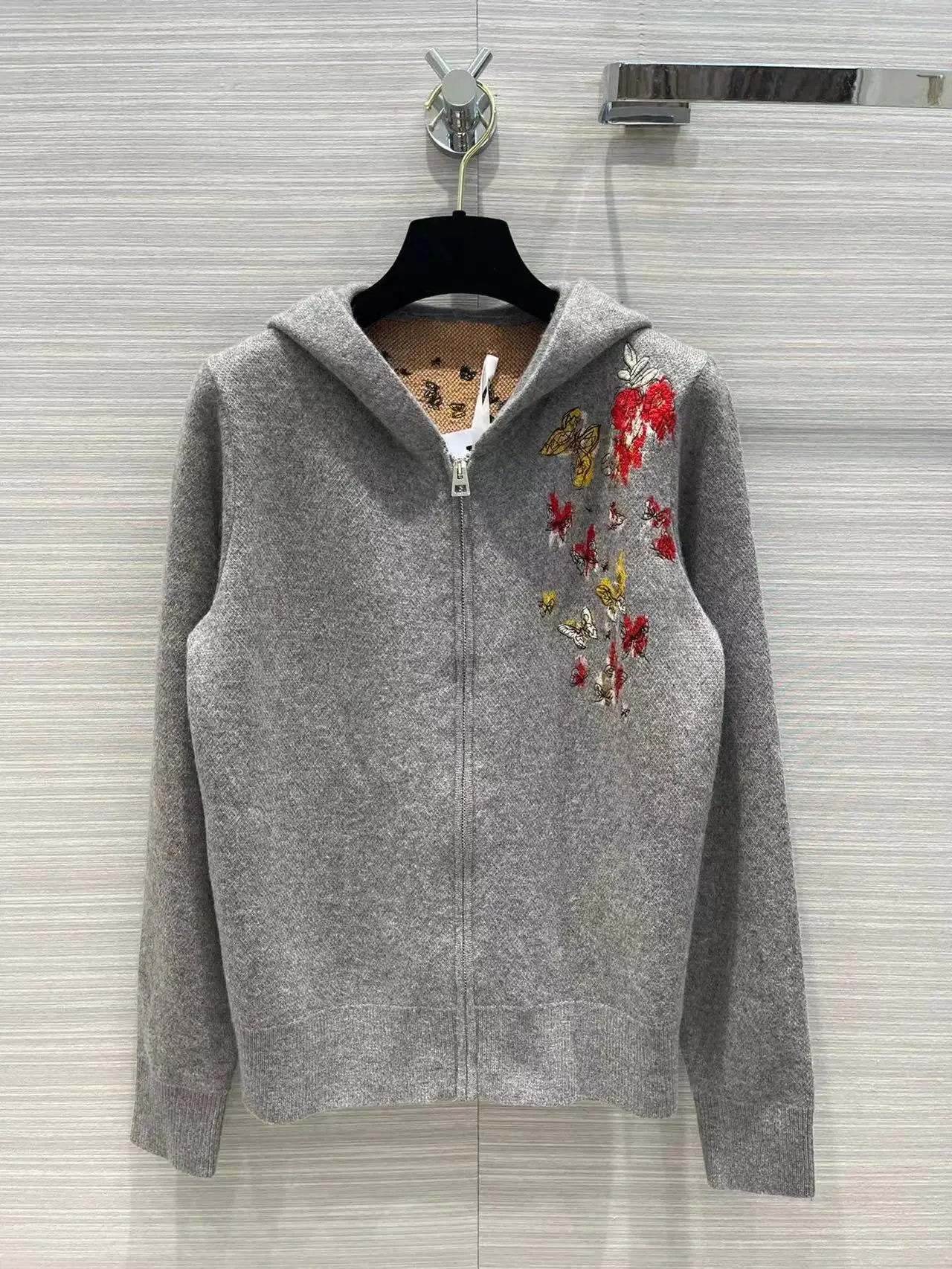 

High Quality Runway Design Cardigan Sweater Women 2022 Autumn Knitted Flowers Embroidery Femme Gray Sweater