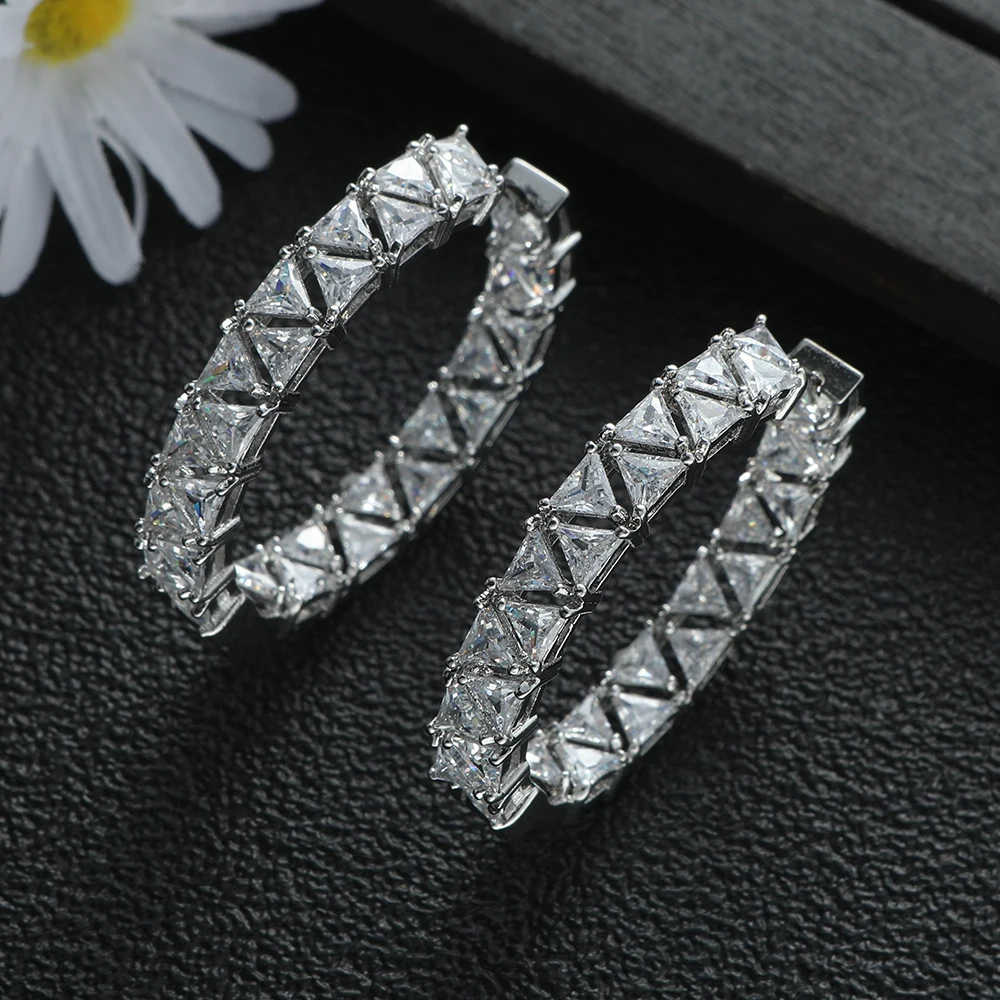 

Роскошные геометрические сращивающиеся треугольники с кубическим цирконием Эффектные серьги-кольца для женщин Свадебные Серьги Дубай ювелирные изделия E1226