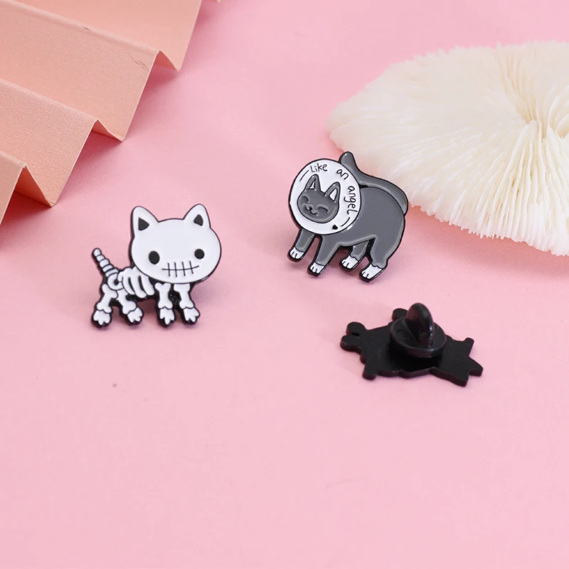 Броши-кошки Mom black white heart couple-кошки Fat cat sweet shopping cart Skeleton like an angel Read kitten Pins значки с