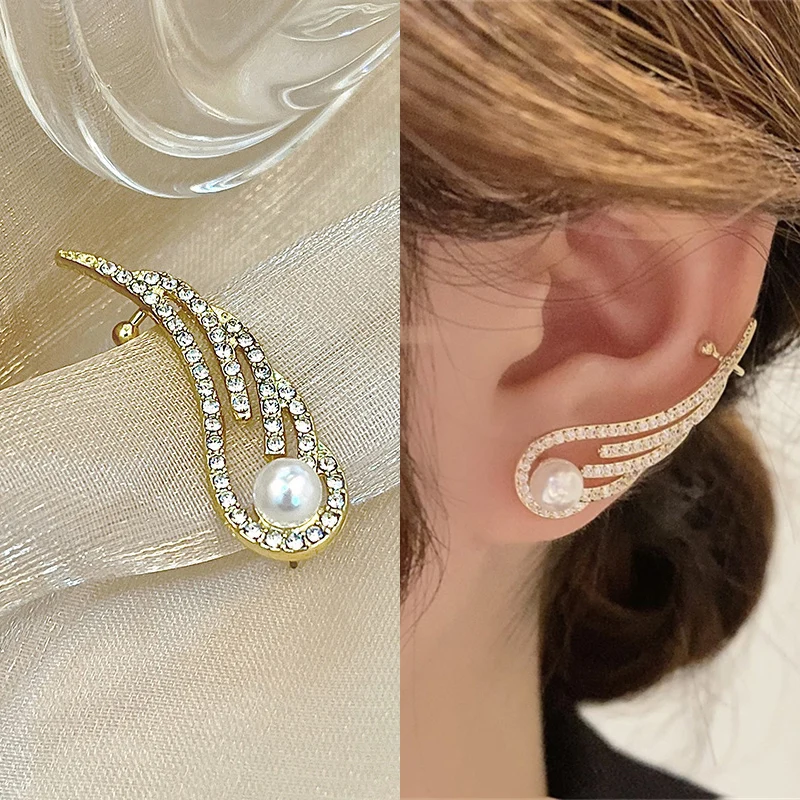 

1 PC Crystal Angel Wings Stud Earrings Gold Color Hollow Geometric Statement Creative Design Girls Cool Stuff Imitation Pearl