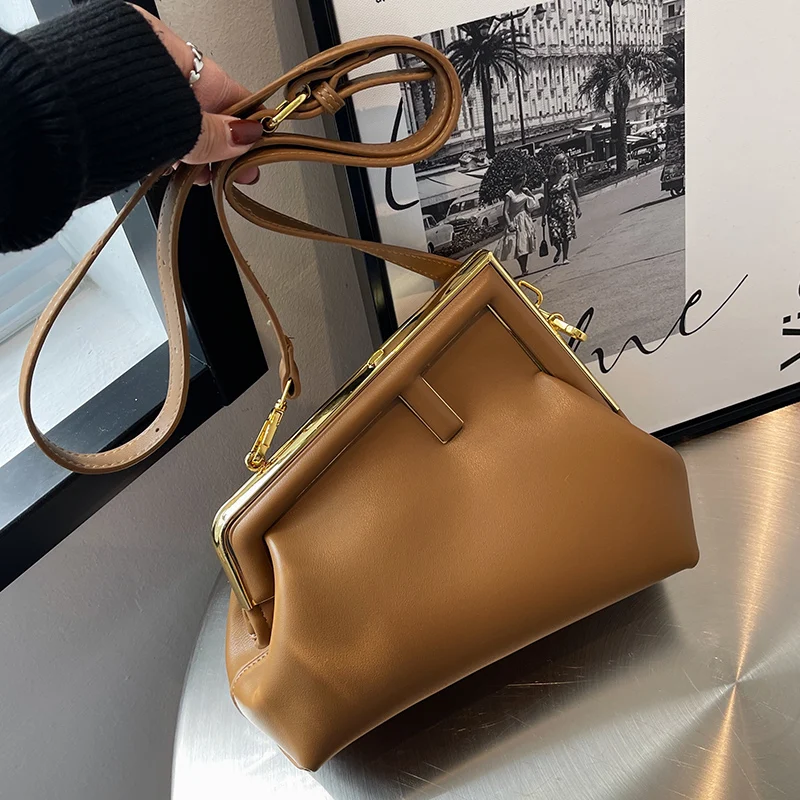 Fashion New Women's Genuine Leather Letter Metal Decoration First Shoulder Crossbody Bags Female Dinner Party Clutch Bag Purse