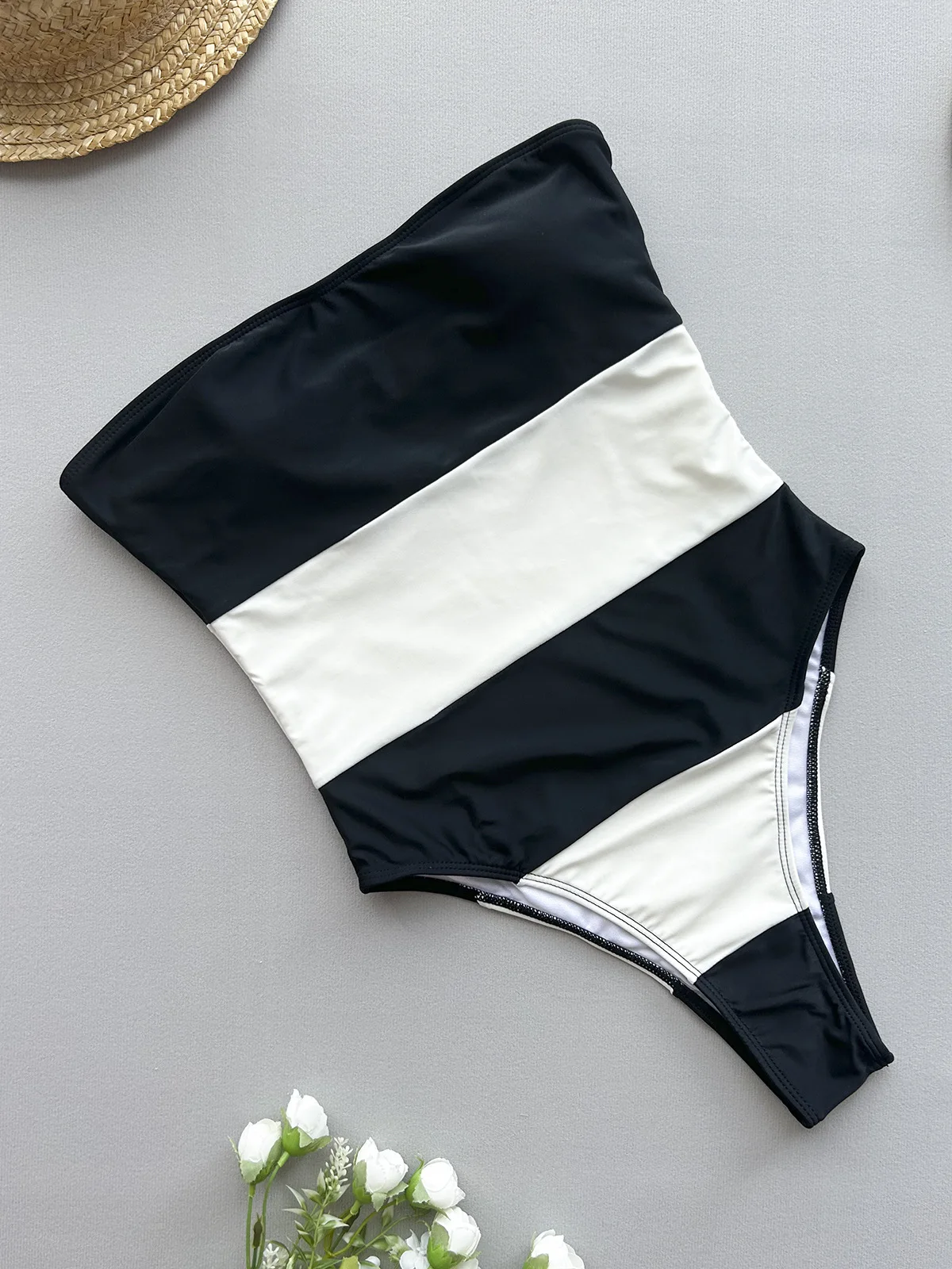 Черно-белый слитный купальник для женщин 2024 Стильный Купальник с открытыми