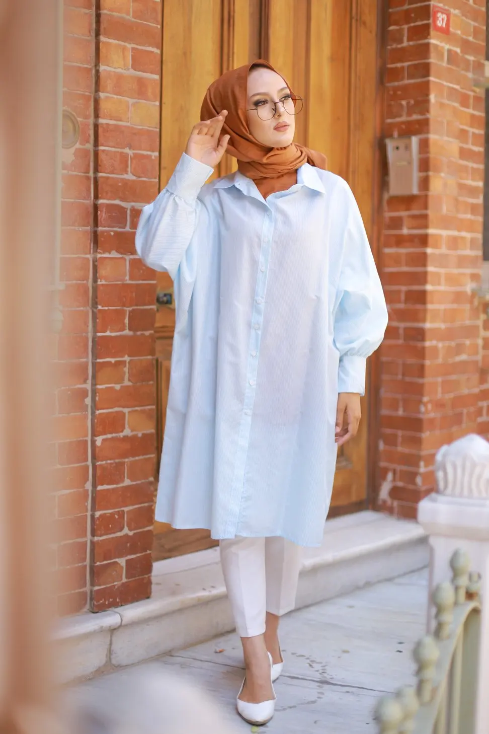 Женская длинная туника в полоску зимний и осенний стиль 2021