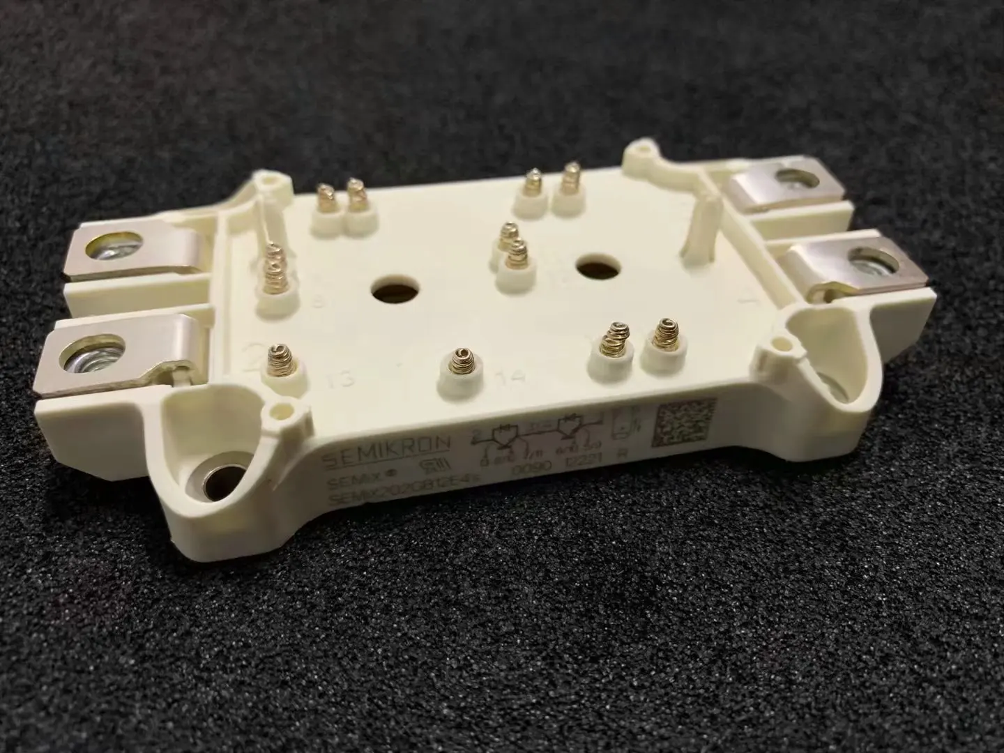 

SEMIX202GB12E4S 99 новый модуль питания IGBT