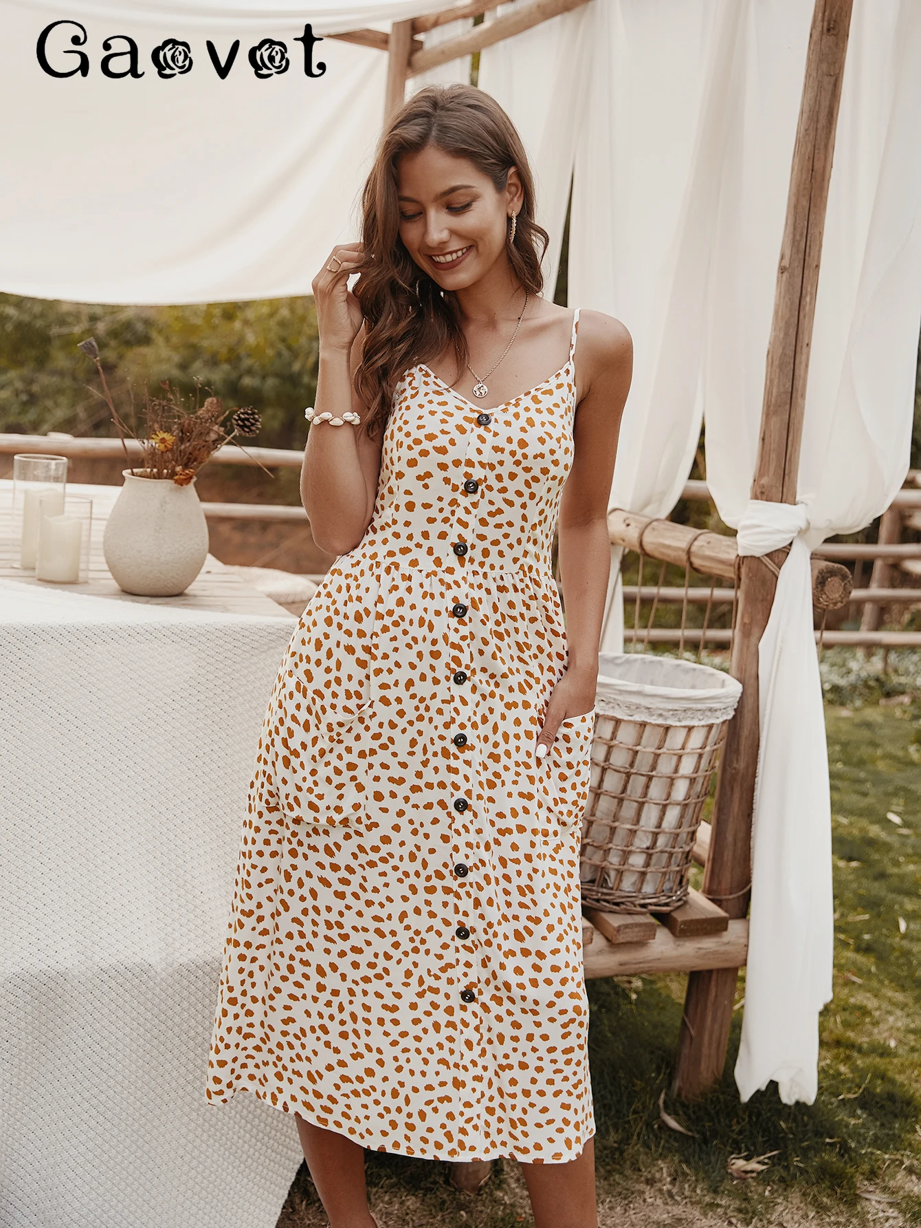 

Летнее однобортное платье GAOVOT с глубоким V-образным вырезом и принтом в горошек, повседневное пляжное стильное пикантное платье для отпуска...