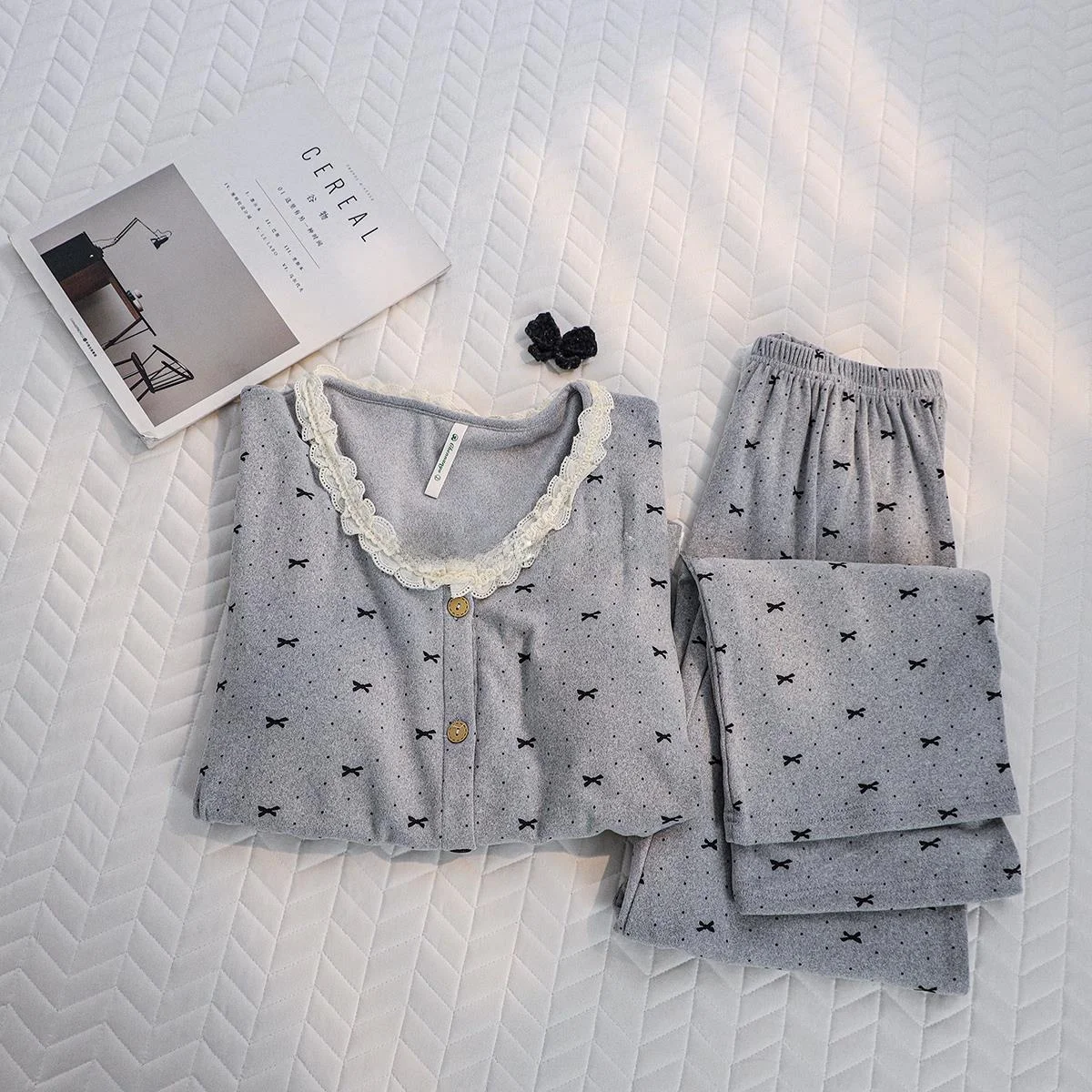 Gray Ins Spring Autumn Winter Double-sided Dralon Long sleeve Pajamas Women New Thin Velvet Belt Chest Pad Set Homewear
