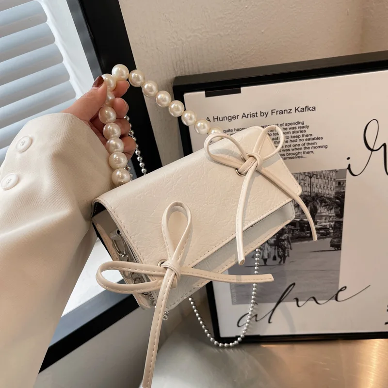 

Женская сумка с жемчугом, новинка 2022, модная маленькая квадратная сумка на цепочке, универсальная сумка-мессенджер