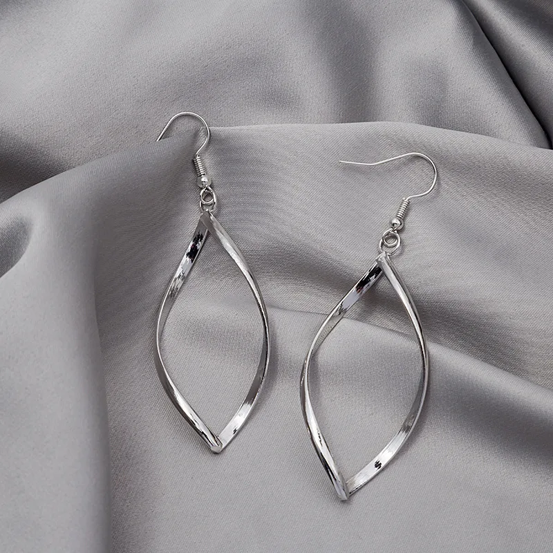 

Fashion Gold Color Silver Color Alloy Metal Earrings For Women Twisted Earrings Personalized Minimalist Jewelry Ear Stud