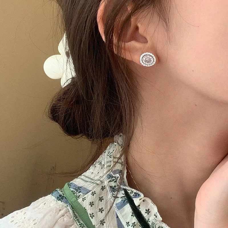 

S925 Sterling Silver Full Diamond Earrings for Women, Light Luxury, Exquisite, Small, and Basic Earrings, Round Versatile