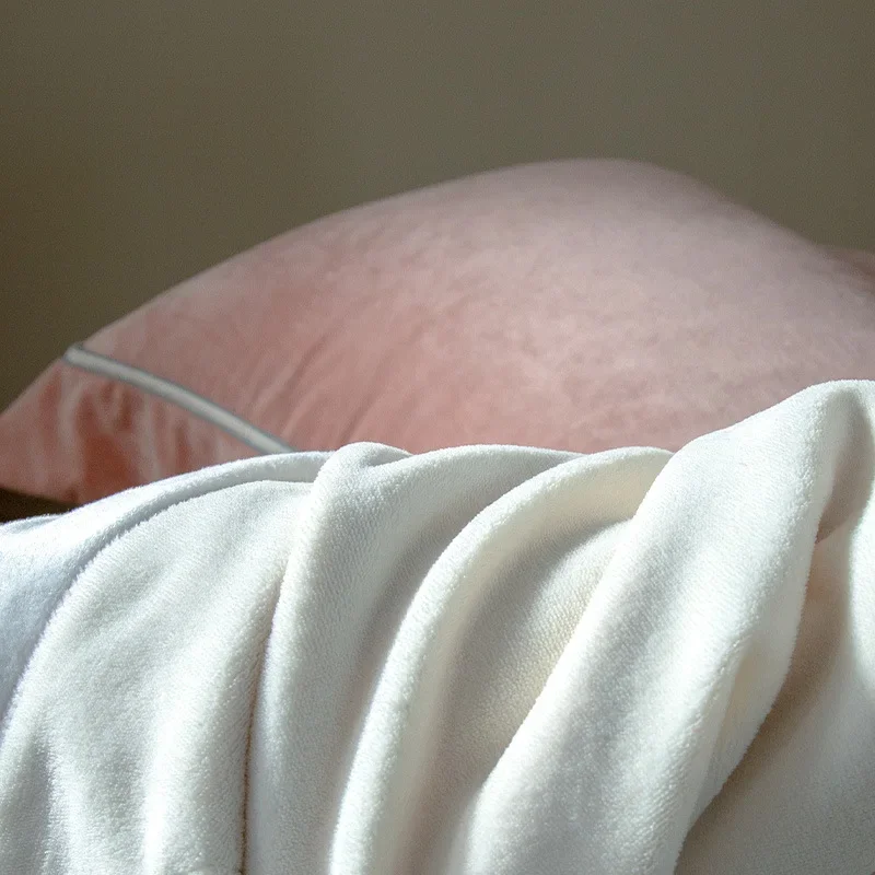 Утолщенное дуплексное фетровое бархатное одеяло без принта коралловое флисовое