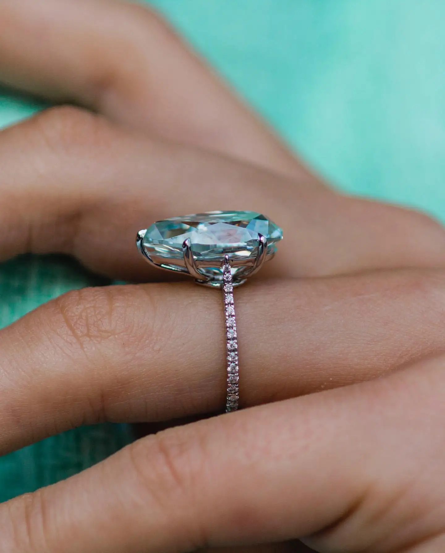JOVOVASMILE Luxury Moissanite Engagement Ring 18k Gold 7 Carat 16x10mm Fancy Light Blue Old Mine Pear Center 5-Prong