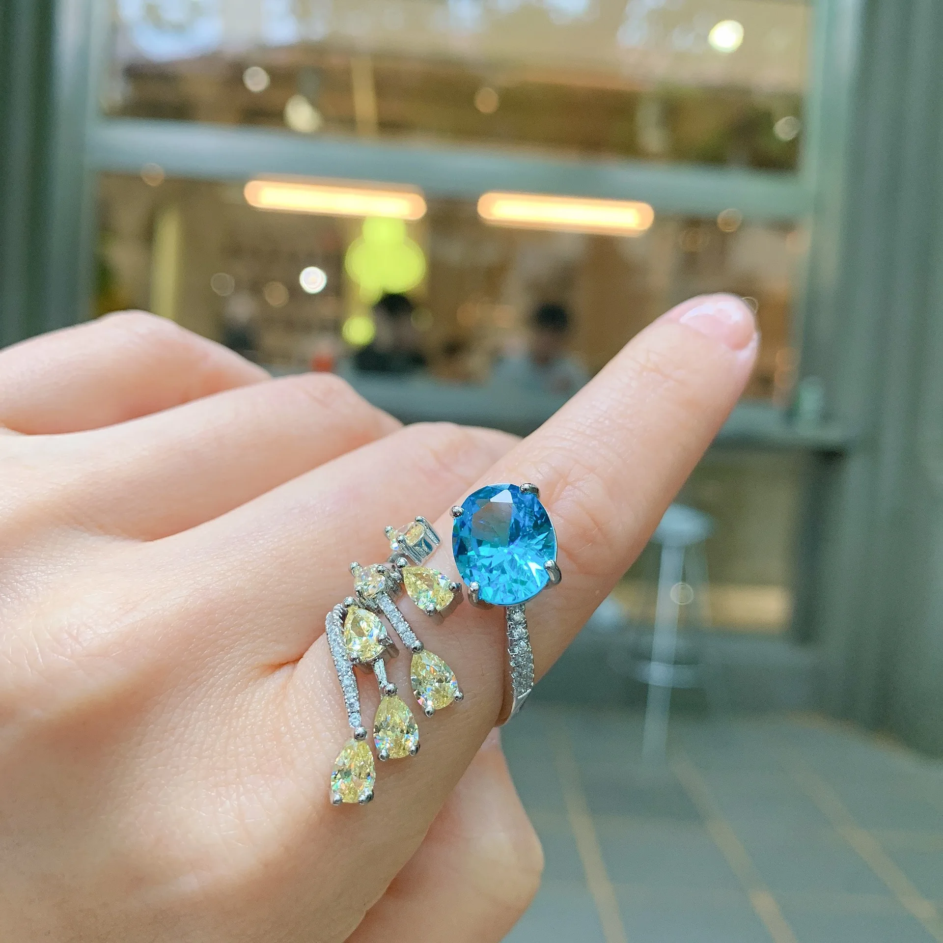 

Spring Qiaoer New Charms 10*12MM Paraiba Tourmaline Topaz Open Rings for Women Lab Diamond Cocktail Wedding Bands Jewelry