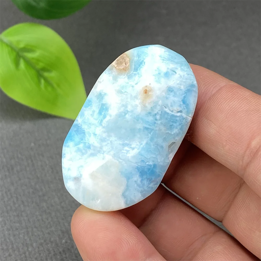 Натуральная синяя экзотическая минеральная ладонь для игры с ручной