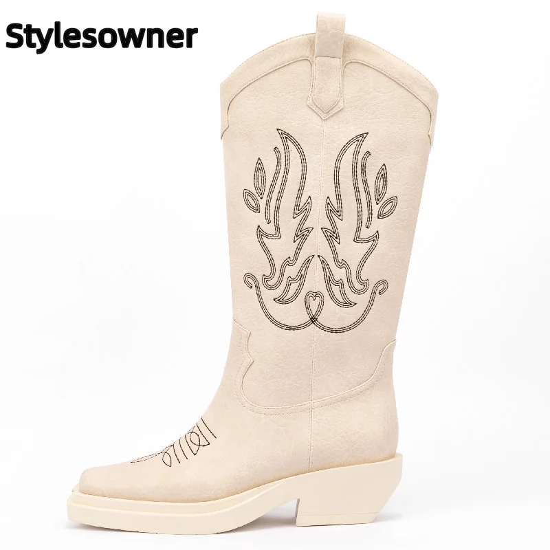 

Autumn Winter 2022 Plush Inner Fashionable Short Boots Pu Leather Top Pointed Embroidered Thick Soled Low Heel Women's Shoes