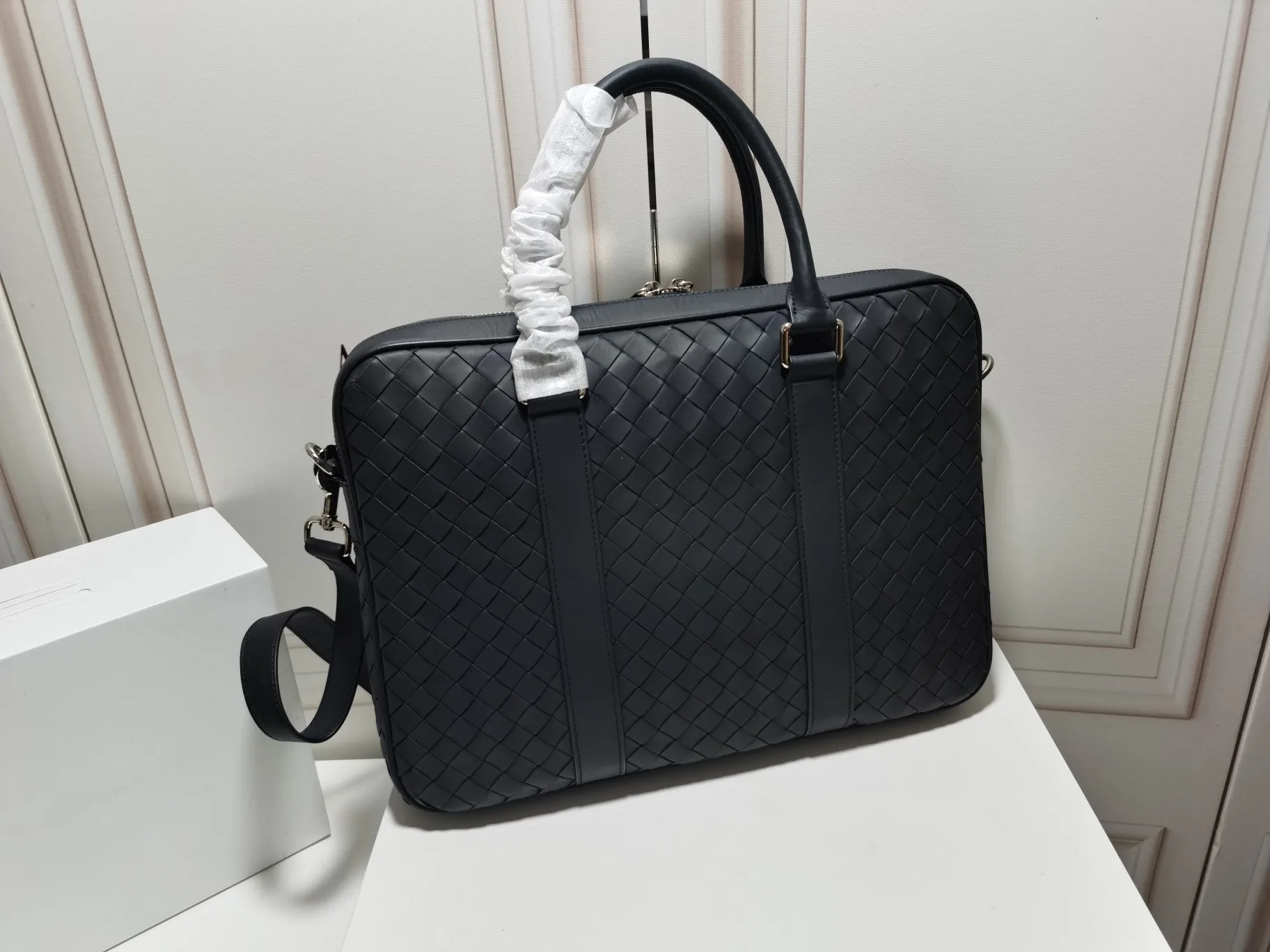 2022 New Mens Briefcase Fashion Korean Woven Design Laptop Luxury B Brand Classic Large Capacity Messenger Bag Big Handbags