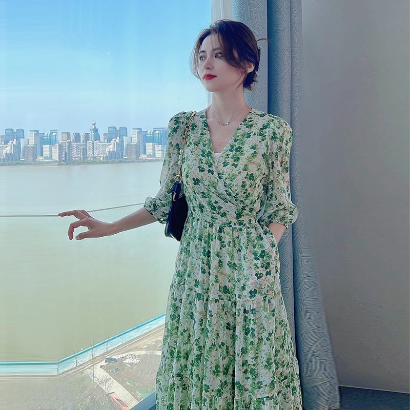 

Avocado Green Floral Chiffon Long Dress for women 2022 summer new niche design feeling, covering meat and looking thin