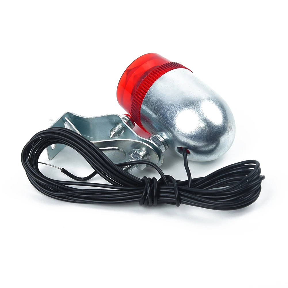 

12V 6W Taillight Classic Retro Bicycle Bike Rear Indicator Taillight Lamp Dynamo Bulb Plastic + Aluminum Bicycle Accessories