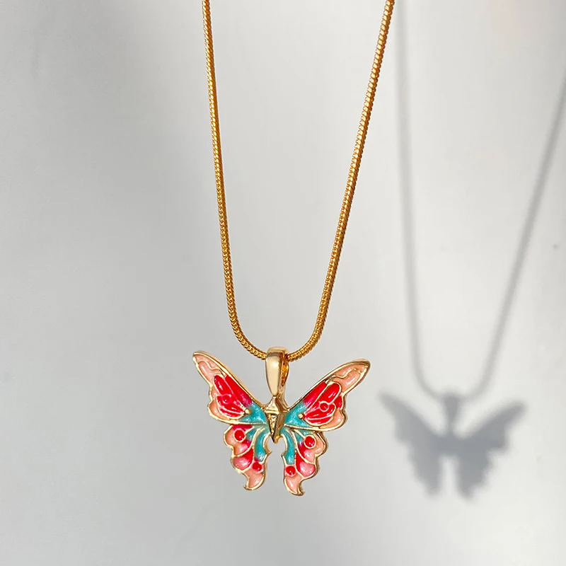 

Korean Fashion Butterfly Pendant Necklace for Women Fairy Girl Fantasy Gold Color Dripping Oil Necklaces Jewelry Accessories