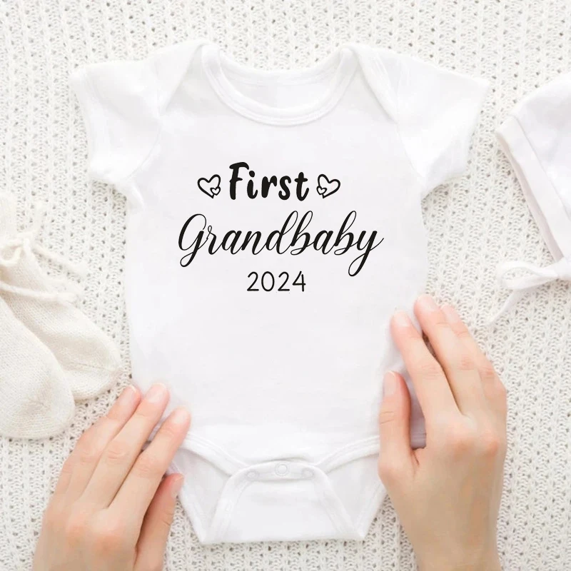 

First Grandbaby 2024 Printed Announcement Newborn Baby Bodysuits Funny Boy Girl Short Sleeve Jumpsuit Gift for New Grandparents