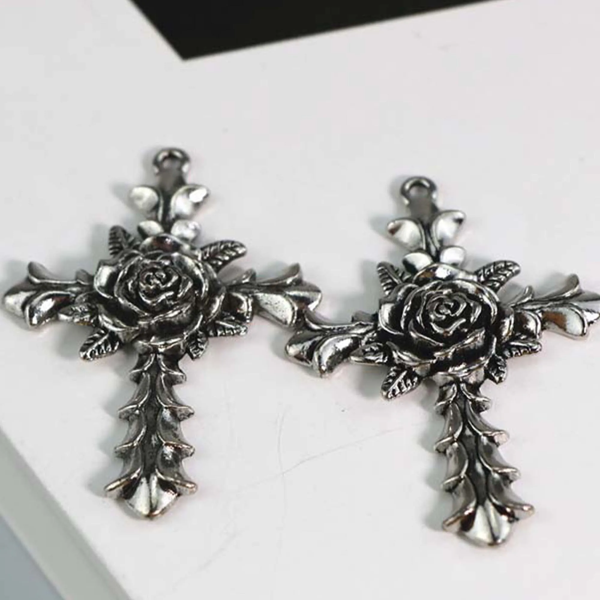 1PCS 56x40mm Silver Vintage Rose Shape Cross Pendants DIY Men and Women Necklace Bracelet Jewelry Charm Accessories