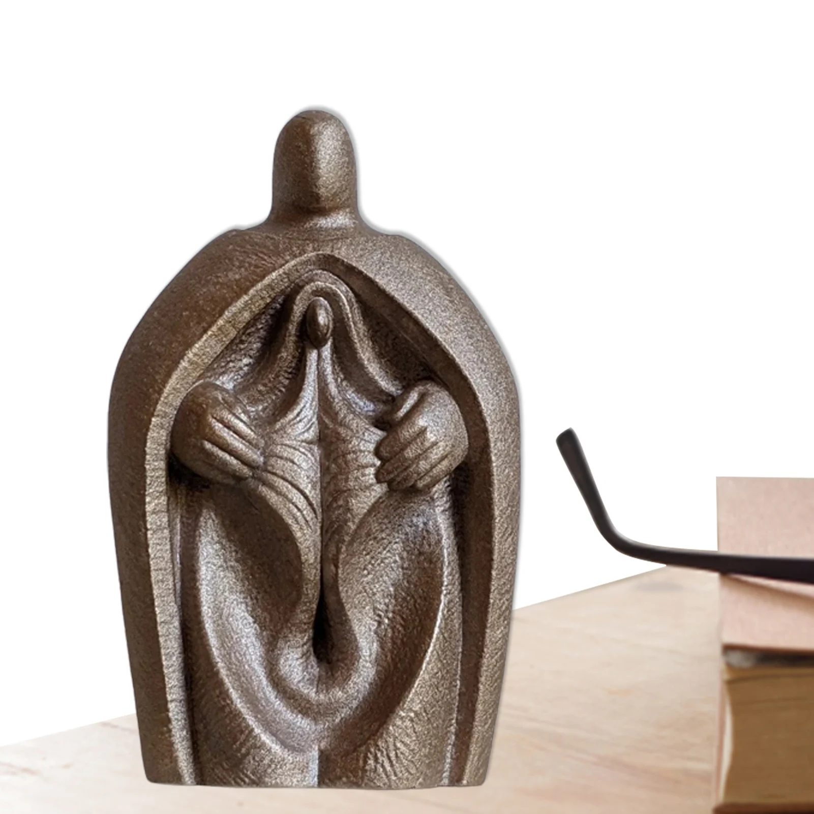 

Статуэтка с надписью «Дева Мадонна» в стиле колорца