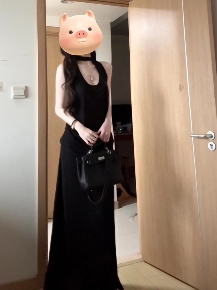 Черное висящее платье без рукавов с вырезом женское лето 2025 новый комплект