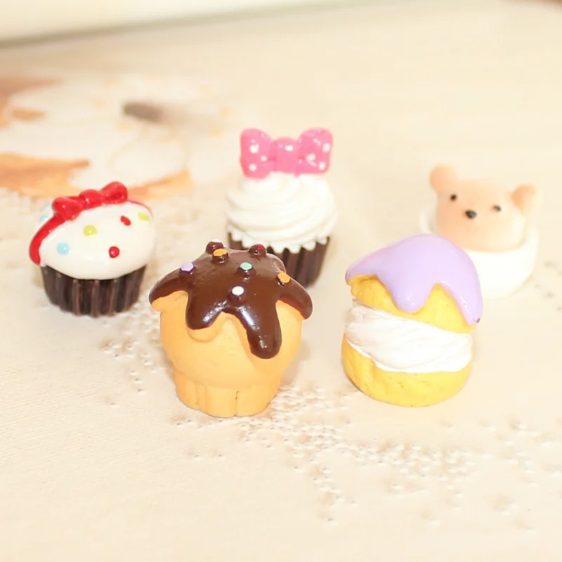 

10pcs Diy Resin Cartoon Fake Food Cake Scrapbooking Embellishment Dollhouse Miniatures Charms Flatback Cabochon Kawaii Material