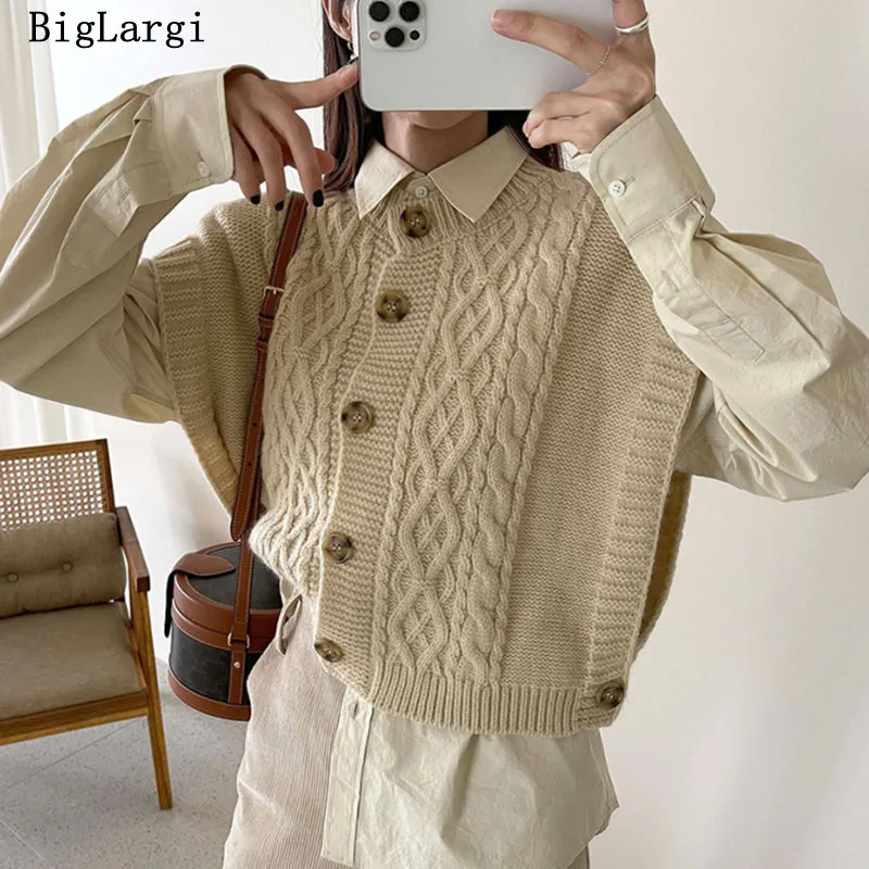 

Жилет женский трикотажный без рукавов, на пуговицах