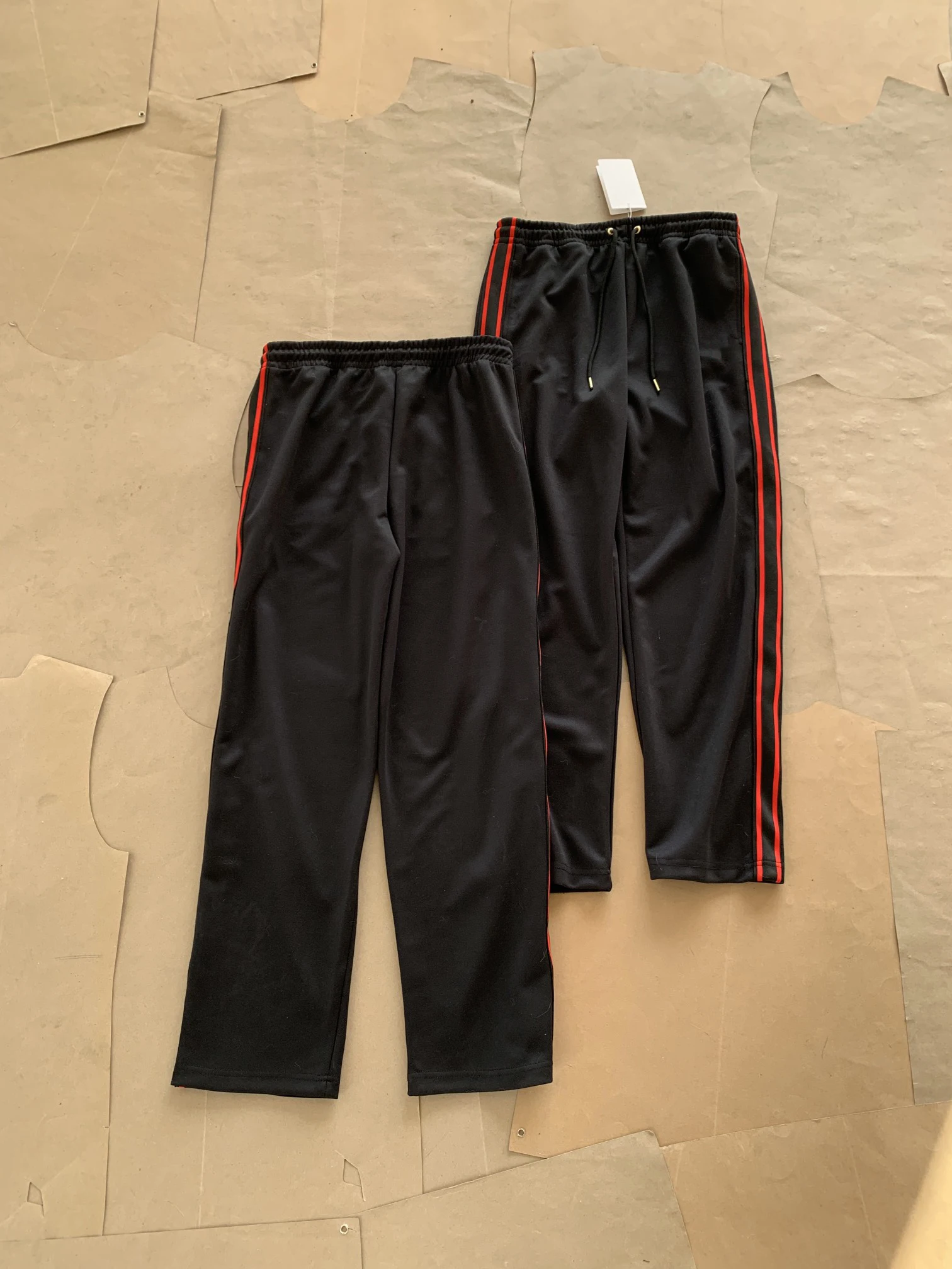 

Ce Spring and Autumn New Men's High Quality Chain Embroidery Label Edge Red Thread Splice Women's Casual Sports Pants