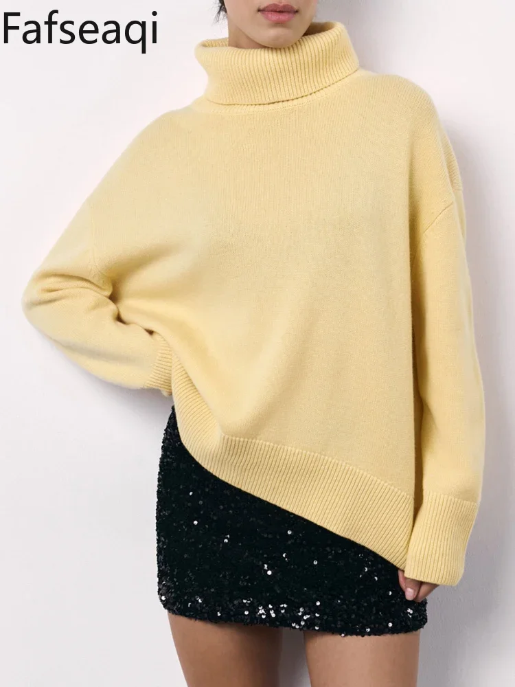 Женский свитер оверсайз однотонный вязаный пуловер с высоким воротником и