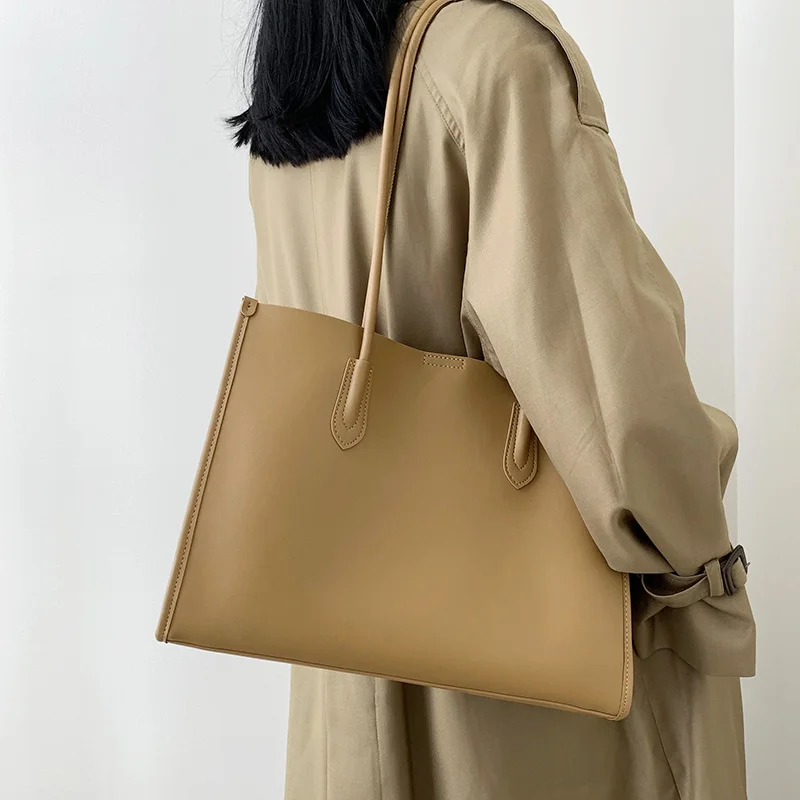 

high quality luxury brand Leather women's Tote Women's summer 2023 new One shoulder cross body to work large capacity commuter b