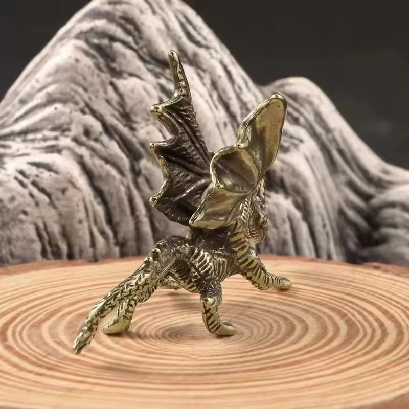 Фото Винтажная латунная металлическая фигурка Warcraft Magic Dragon, креативный динозавр, летающий дракон, украшение для стола, аксессуары, офисные миниатюры №5