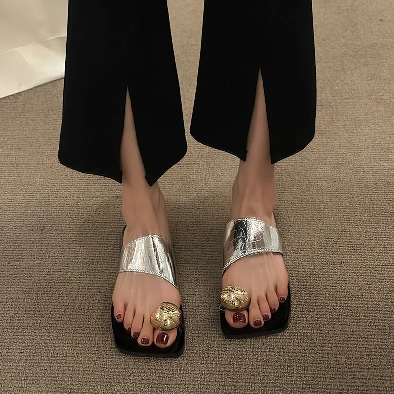 Сланцы Женские однотонные пикантные T-тапочки летняя повседневная обувь пляжные