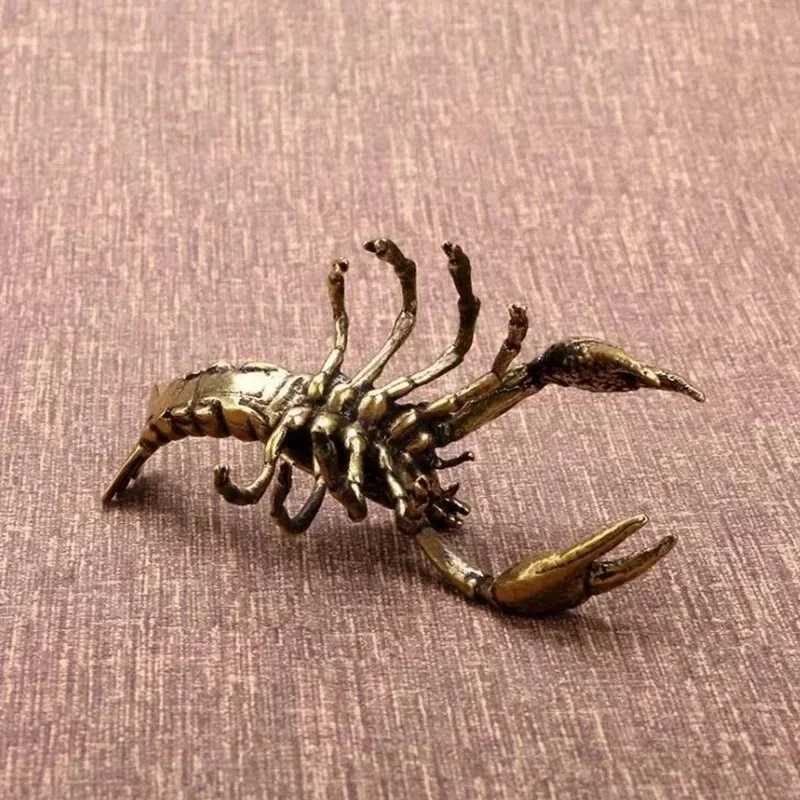 Миниатюрная медная фигурка лобстера