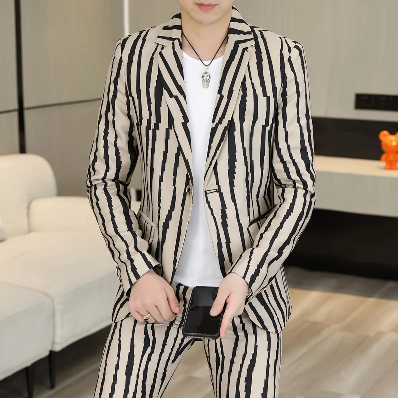 Маленький костюм верхняя одежда мужской корейский облегающий в полоску комплект