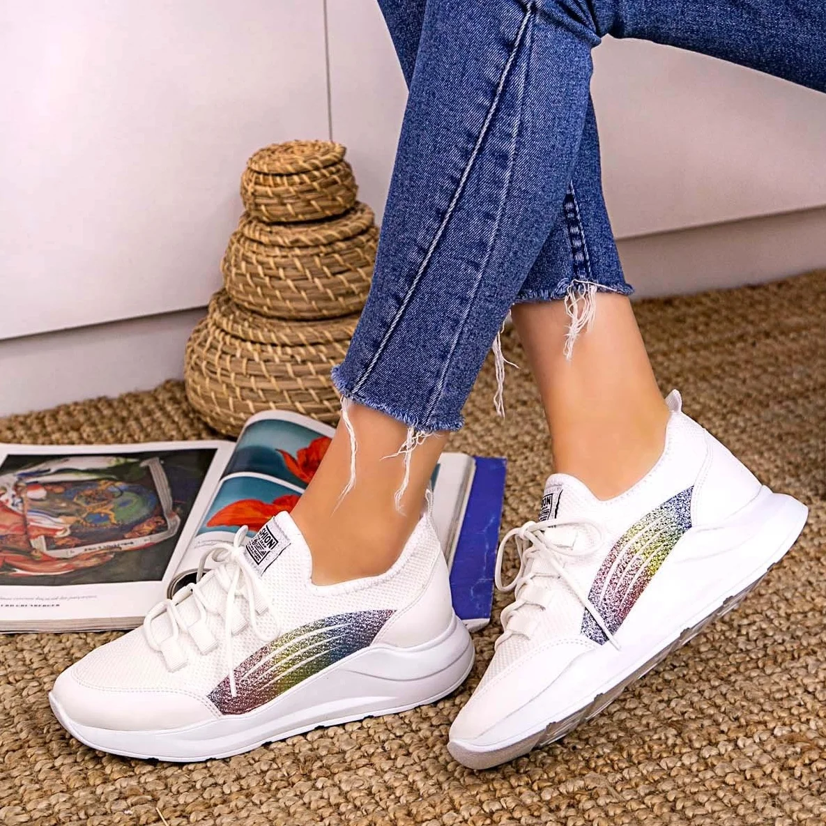 

Tonar Crid White Skin Lace-Up Sports Shoes New Season Convenient Seasonal Style Sneaker