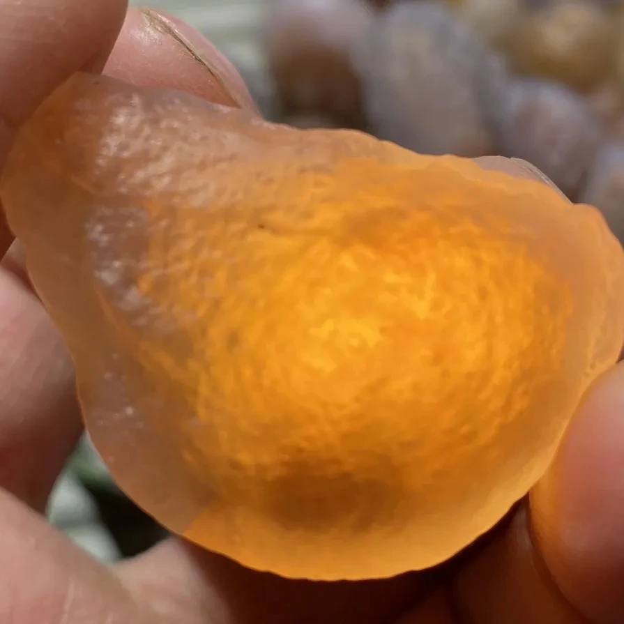 1Pcs Natural Stone Peculiar Rare Precious Gift Alxa Natural Colorful Sugar Heart Agate Hourglass Ring Stone Small Stone