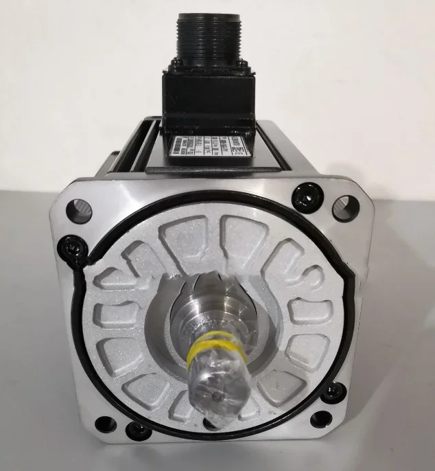 SGMSH-10ACA0TV11 Yaskawa оригинальный серводвигатель переменного тока 1 кВт 1000 Вт хорошее