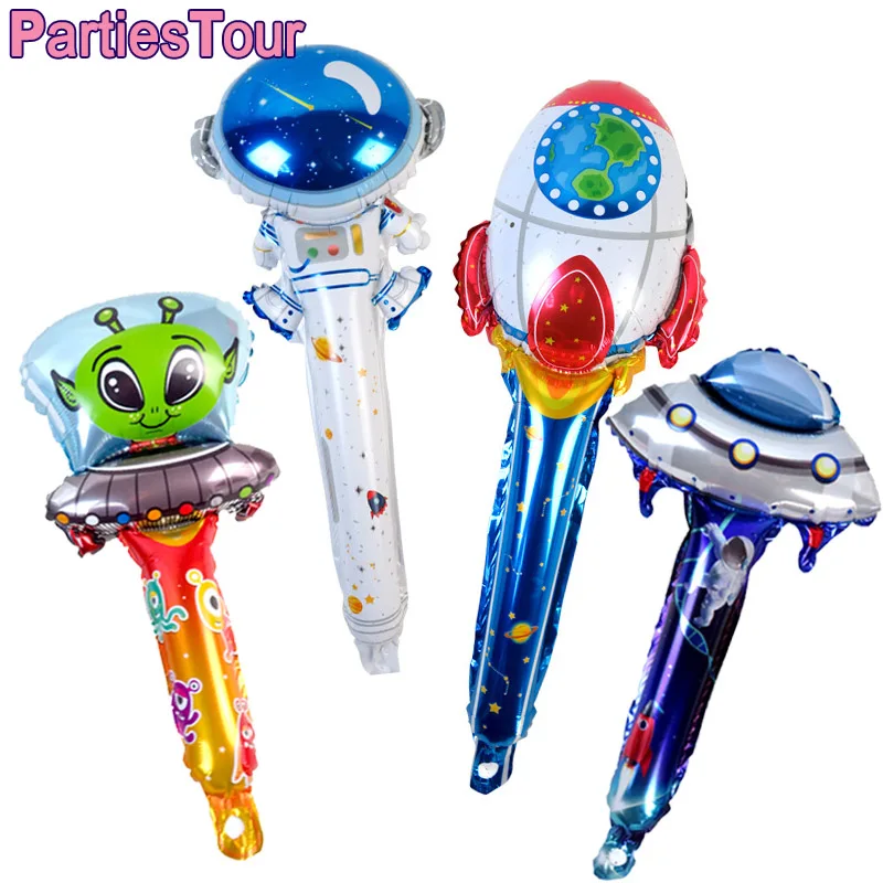 Надувной воздушный шар в космическом пространстве рандомный мультяшный