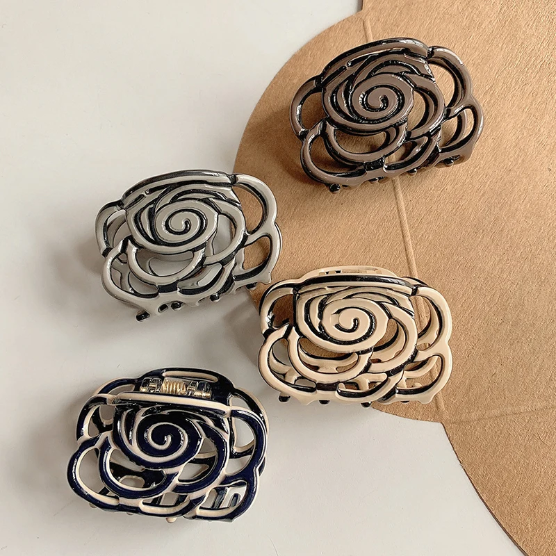 

2022 Unique New Design 4.5cm Hollow Rose Flower Hair Clips Hair Acessories Retro Flower Acetate Hair Claw For Woman Girls