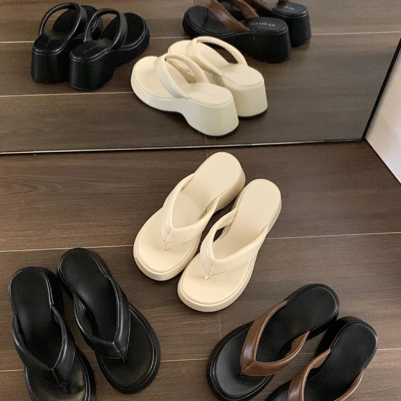 

BCEBYL Fashionable New Thick Bottom Wedge Round Toe Herringbone Shallow Mouth Comfortable Wear-resistant Summer Casual Slippers